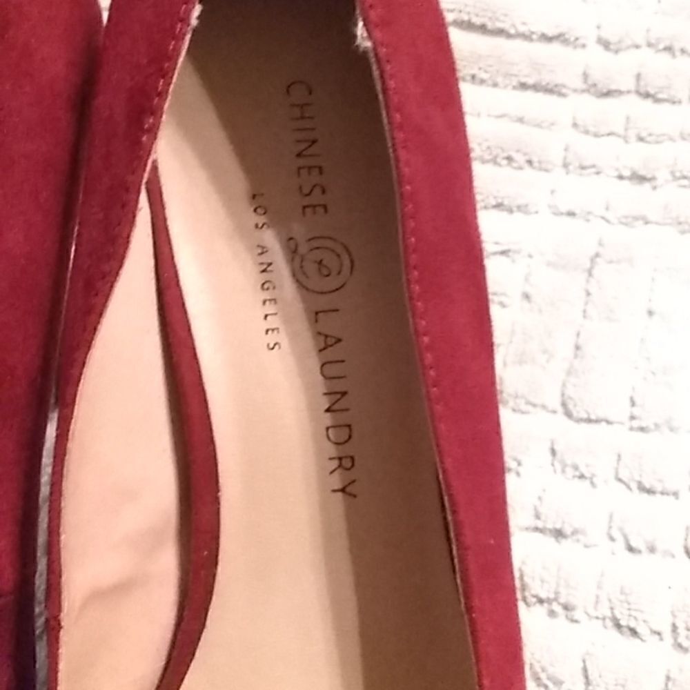 Chinese Laundry heels  - Picture 2 of 5